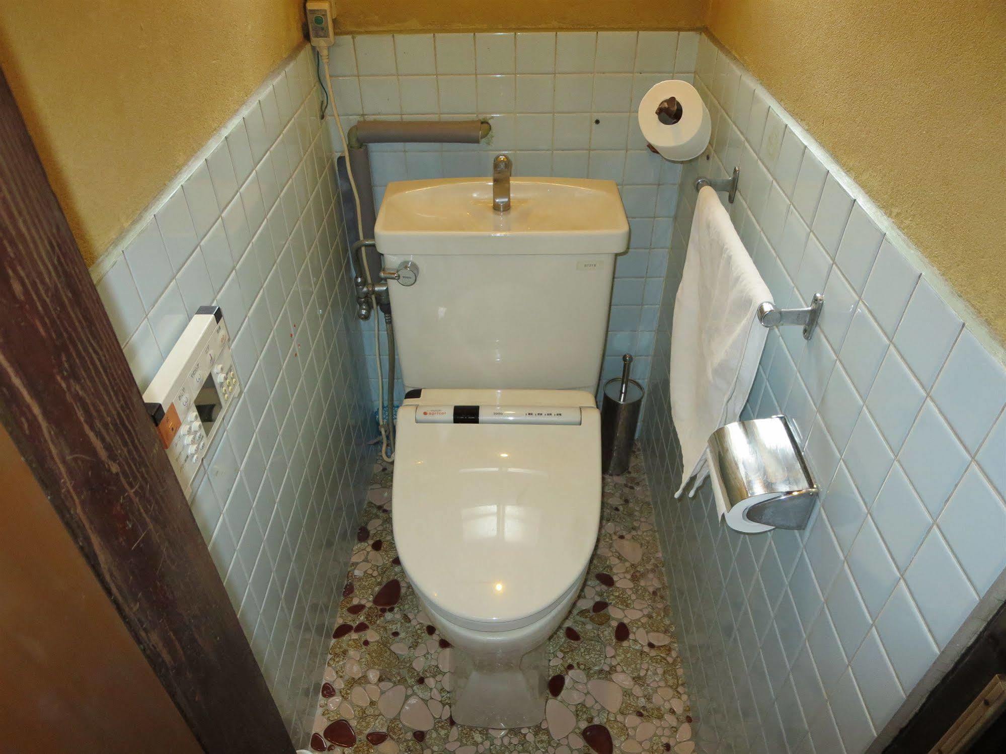 Onomichi Guesthouse Fuji Hostel Esterno foto
